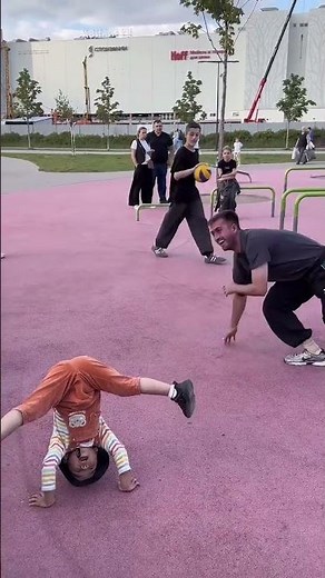 Kid's Amazing Headstand Trick 🤯🔥 #wildlifeentertainment