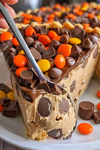 35K views · 395 reactions | This Giant Reese's Peanut Butter Cup Pie...