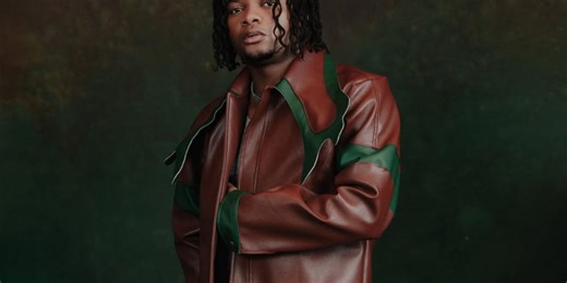 Crayon stands in awe of beauty in 'Bodycon'