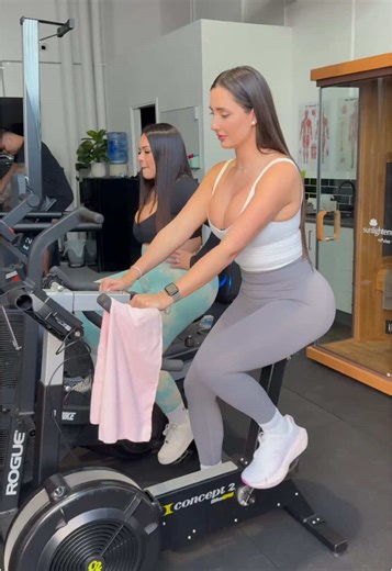 Gym Couple's Surprising Public Moment