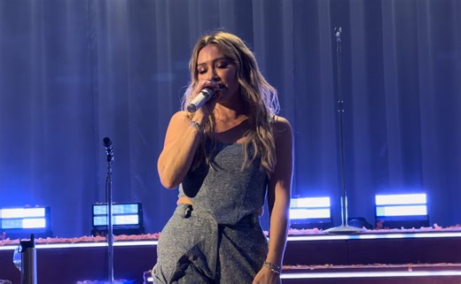 OMG, WATCH: Hilary Duff performed 'Come Clean' live in London on January 19th