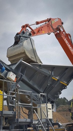 Demostración Metso NW8HRC hjm.eu Hispano Japonesa de Maquinaria Pemostración Metso NWSHRC, primera trituradora portátil HRC 8 para la fabricación de arena. #MetsoNW8HRC #Hitachi #Metso #HEAVY MACHINERY #Maquinariapesada #movimientodetierras #MINING #DIRTPORN #dirtlife #Maquinaria #hitachiexcavator #ConstructionEquipment #CONSTRUCCION #Demolicion #EARTHMovingEquipment #MACHINERY #earthmoving #excavator #excavadora #transporteespecial #Convoiexceptionnel #HEAVYHAULAGE #Heavyhaul | Machines Big Loa