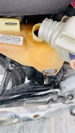 Filling 2t oil. #trending #shorts