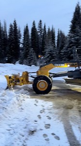 52K views · 238 reactions | Demonstrating the use of a front mounted push blade on a Deere 872 grader. There’s always more snow in the forecast, so better make room! | Earthmovers Media | Facebook