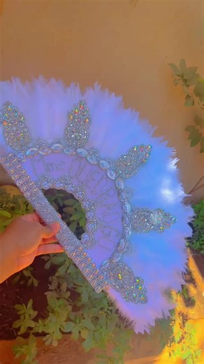 Éventail de mariage : Élégance et raffinement