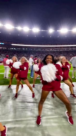 3.3K views · 51 reactions | ▶️ Alabama Cheerleaders Ready ❤️懶 Alabama Crimson Tide SEC College Football #cheerleader #dance #dancer #cheer #rolltide #crimsontide #alabamabasketball #alabama #tuscaloosa | Crimson Horizon | Facebook