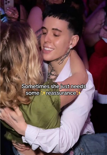 “I got you it’s okay, we’re right here” 😌 Sometimes the girlies get a little flustered so I always try to make sure they’re comfortable. Boston was a tiiime as always! Love yall @DanisQueerBar 🫶 2026 is open for bookings! DM or email serious inquiries #jkiillem #wlw #dancer #trending #lesbiansoftiktok