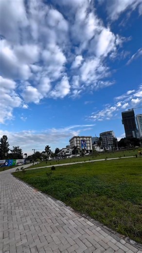 🌄 Kigali. The Cleanest City in Africa 🌿 Known as the City of a Thousand Hills, Kigali isn’t just stunningly beautiful with its rolling landscapes it’s also remarkably clean, organized, and green. From well-maintained streets to vibrant markets and welcoming communities, Kigali shows how urban life and nature can coexist harmoniously. ✨ A city where every hill tells a story, and every corner reflects pride. #Kigali #Rwanda #CityOfThousandHills #CleanCity #TravelAfrica #UrbanBeauty #greencitypro