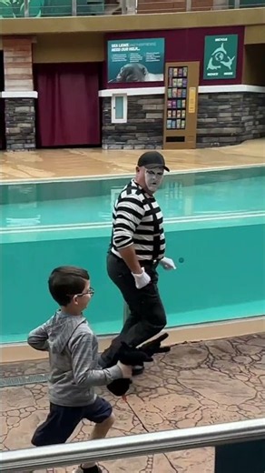 The funniest mime you will see today 😂 #tomthemime #comedy #shorts