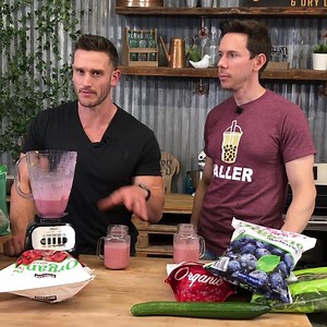 221K views · 1.4K reactions | @Thomas DeLauer & I made a low carb strawberry breakfast smoothie with next level ingredients. This could be the perfect smoothie the day after your Thanksgiving feast! RECIPE: https://www.flavcity.com/3-healthy-smoothie-recipes/ | BobbyParrish | Facebook