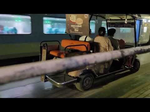 Parallel Race.. Golf Cart challenges Gujarat Exp
