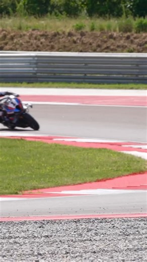 26 reactions · 10 comments | Riding @toprak_tr54 actual @worldsbk machine勞 To put it plainly, yes it’s as good as it looks Full test video coming soon‼️ #CycleNews @bmwmotorrad | Cycle News | Facebook