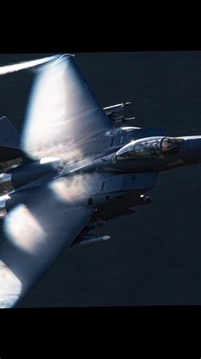 “This is why the Mach Loop hits different.”#machloop #lowlevel #fastjet #aviationphotography #militaryaviation