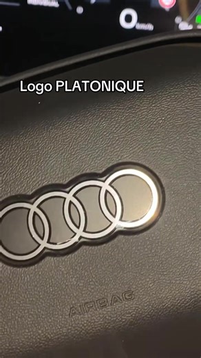 L'évolution du logo Audi : un sticker sans relief