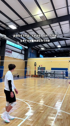 it finally got fixed, it was set to 60 mph today #libero #volleyballplayer #servereceive #volleyballworld #volleyball #haikyuu #fyp #foryou