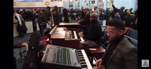 Locking in with my bros organ: @_jaydenarnold_ keys: Josh Orr Bass: @solomon aux: @Shon drums: ME #musicianoftiktok #music #drums #drummer #drummersoftiktok #drummerontiktok #church #vicfirth #fyp #promusician #keys #bass #praisebreak #organ #hammond #yamaha #marcusmiller #mapex #GOD