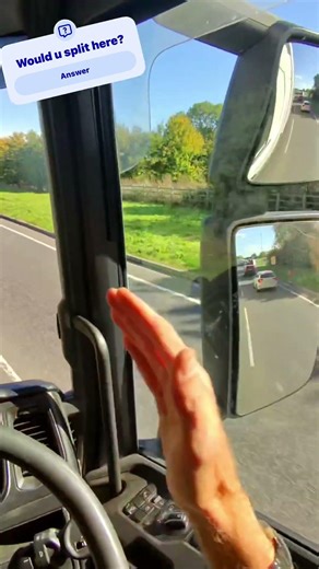 HGV lane splitting test trick they don't teach #hgvtest #lessonof #staggerlanes