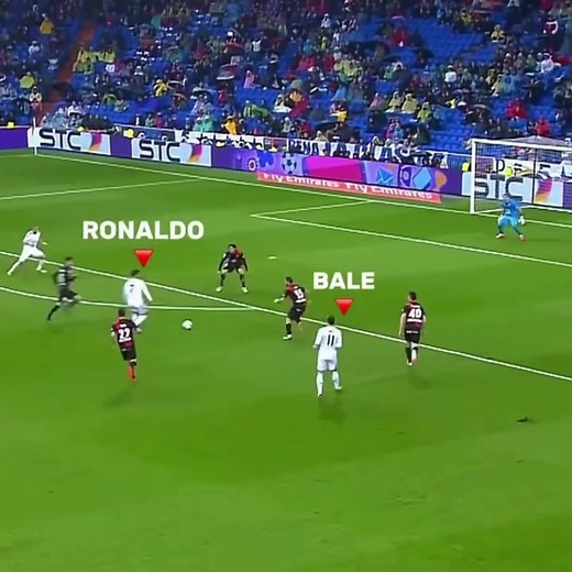 444K views · 13K reactions | Esse vídeo me faz sentir saudades dessa dupla fantástica que o futebol teve, como era bom ver o Real Madrid dessa dupla jogar, era certo que seria show, quem ama futebol, amou essa dupla, pra sempre CRISTIANO RONALDO E BALE. 殺 | Futebol M1l Gr4u | Facebook