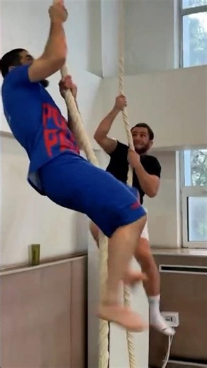 Who is Faster? Islam Makhachev vs. Razambek Jamalov 👑 #UFC #MMA #Climbing