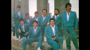 TROPICALISIMO APACHE - "ESTANDO SOLTERO" - En la voz de Arturo Ortiz. Cancion del disco "Duro a la baila" para la marca Universal music. Con el original TROPICALISIMO APACHE DE ARTURO ORTIZ de torreon coahuila. DI NO A LA PIRATERIA. Un saludo hasta el cielo para el Lic. Chema "El ejecutor". GRACIAS POR COMPARTIRLO | Tropicalisimo Apache Oficial