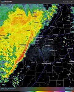 3:15am Radar check: The leading edge of thunderstorms is approaching the I-65 corridor. The threat of a severe thunderstorm is very low at this point. Non-thunderstorm wind gusts of 35 to 45 mph continue out ahead of the line. #alwx | US National Weather Service Birmingham Alabama