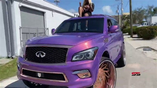 Candy dirty sprite Infiniti truck on 34” Asantis