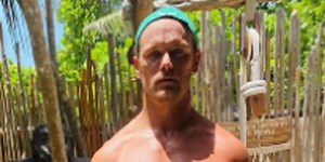 Sam Heughan Shows Off His Impressive Strength in a Fitness Selfie