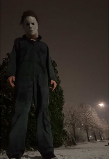 Michael Myers Snow Horror Cosplay