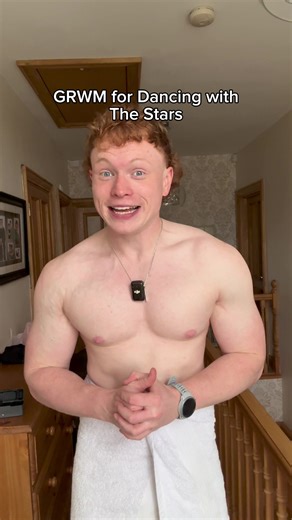 Happy Dancing with the stars night for everyone who celebrates, vote ERIC @Eric Roberts 🗳️ #DWTS #gift