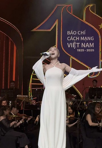 Hello Việt Nam Cover by Hương Tràm