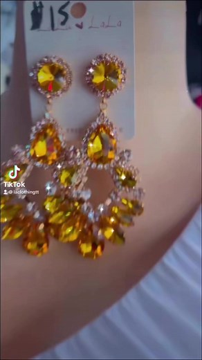 1.4K views | $275 | La clothing | Facebook