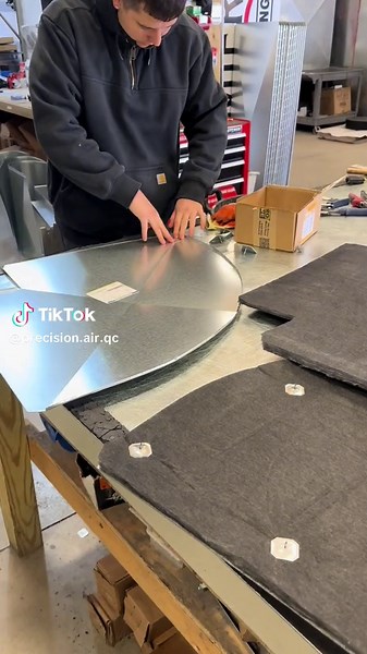 Precision Air is getting it done! We fabricate our own ducts right here in the QC! •#airduct #localbusiness #tradition #quadcities #precisionair