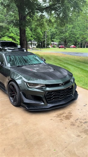 Camaro ZL1 Driving in the Rain — ZLE in Wet Weather
