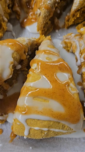 Ohhh its a wonderful Monday morning! We have a fresh batch of Chicken and rice soup for lunch! We have pumpkin scones 😋 And check out this Almond Joy Bar! Ooohhh I love the holiday season! | Stagecoach Gifts and Coffee
