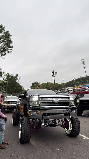 Cognito: The Best Chevy and GMC Squatted Trucks