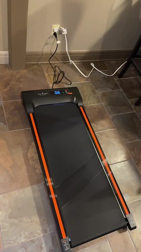 Super easy to use and move around #treadmill #workout #walking #portabletreadmill #newyearresolution #diet #exercise #tech #tiktokshopholidaydeals #standingdesk
