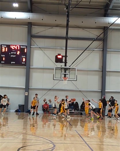 Naughty List Invite!❄️FunCity Courts @Burlington, IA. December 21st #UnitedHoops #ChampionshipSunday🥇 5th-6th Grade Boys - Southeast Synergy vs Riverdale Rams #2 on Synergy goes up for shot and SCORES! #InThePaint 🔥 #UnitedHoops | United Hoops