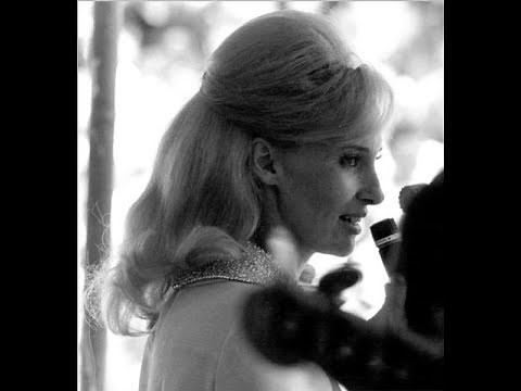 Tammy Wynette - TOO MANY DADDIES (1971)