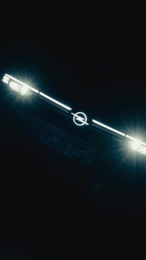 🎃 Legyen igazán NAGYszerű a Halloween! 👻 Az Opel Grandland 50.000 intelligens LED pixel fénye gondoskodik róla, hogy egyetlen kísértet se maradjon a sötétben. | Opel