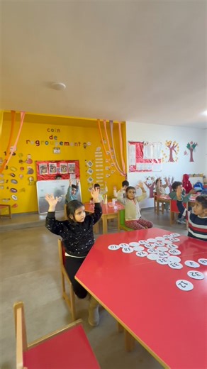 Les petits explorateurs de la grande section découvrent les mathématiques en s’amusant ! 🧮 Apprendre en jouant, c’est la clé pour aimer les chiffres dès le plus jeune âge. 😌🟰♾️ | Édouard Manet