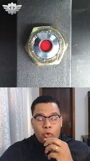 Rodrigues | Eng. Mecânica on Instagram: "O PARAFUSO QUE MUDA DE COR PARA MOSTRAR A TENSÃO Este parafuso possui um sistema interno que indica visualmente a tensão de aperto por meio da mudança de cor. Em vez de medir apenas o torque aplicado, ele mostra o alongamento do próprio parafuso, passando do vermelho ao preto conforme a tensão correta é atingida. Isso permite inspeção rápida, sem instrumentos especiais, garantindo aperto confiável e qualidade consistente, independentemente da experiência