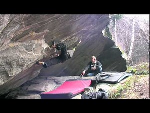 Nalle Hukkataival bouldering in Maltatal