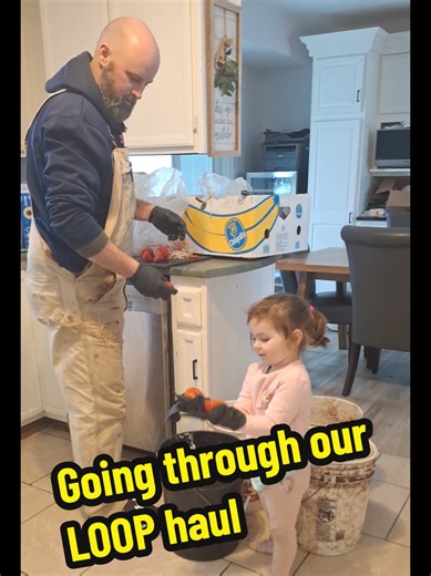 Trilogy Farms is part of the LOOP program, which helps prevent food waste by connecting grocery stores with farmers across the country! We go through every pickup, and every item, and sort them according to which animals can have what. The animals absolutely love all the extra fruits and veggies in their diet. And our barn kitties eat better than we do 🤣 #loop #spoiledpets #farmlife #produce #happyanimals