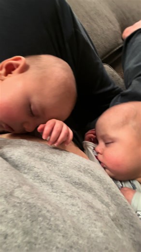 Supporting Twin Breastfeeding Journeys