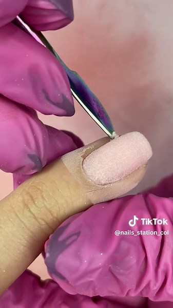 Técnica de Dipping: Paso a Paso para Uñas Acrílicas