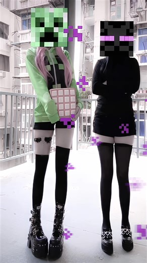 Monsters Nearby in Minecraft: Survive the Creeper Attack