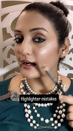 4.7M views · 55K reactions | #HighlighterMistakes ❌️ #MakeupMistakes #HighlighterTips #MakeupHacks #MakeupForBeginners #GlowMakeup #DewyMakeup #MakeupDosAndDonts #HighlightingMistakes #MakeupTutorial #NaturalGlowMakeup #MakeupFails #HighlighterHack #MakeupBlunders #MakeupTipsAndTricks #HowToApplyHighlighter #GlowySkinTips @neetu22150 | Neetu sati | Facebook