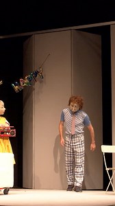 Fremdschämen is a typical German word that means “to feel embarrassed for somebody else”! Tell us your “fremdschämend” experience! 😱😳🫣 Hokuspokus starts today its 2024/25 theatre season! Visit our website to see the full tour schedule! See you around! #fremdschämen #cringe #familiefloez #ontour #theatre | Familie Flöz