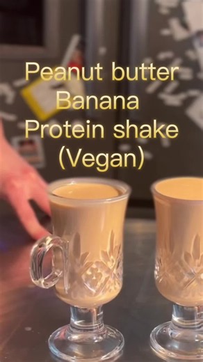 Would you order this?? Using @drinkkoia vinilla vegan protein powder!! But using chocolate would be great too!!! #recipe #drink #dessert #protien #vegan