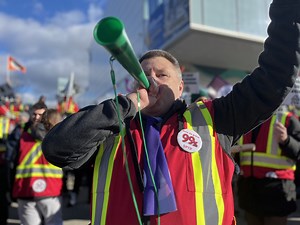 SAQ office, technical, and professional employees launch first strike in 51 years